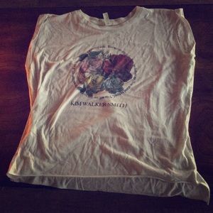 White short sleeve top